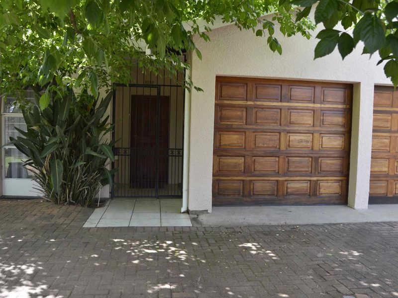Charming Family Home in Serene Edleen Enclave - Photo 3