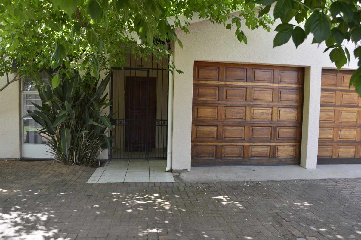 Charming Family Home in Serene Edleen Enclave - Photo 3
