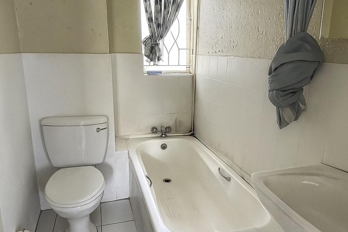 Live the Lifestyle! Pool, Play Area & Perfect Location in Glen Marais - Photo 5