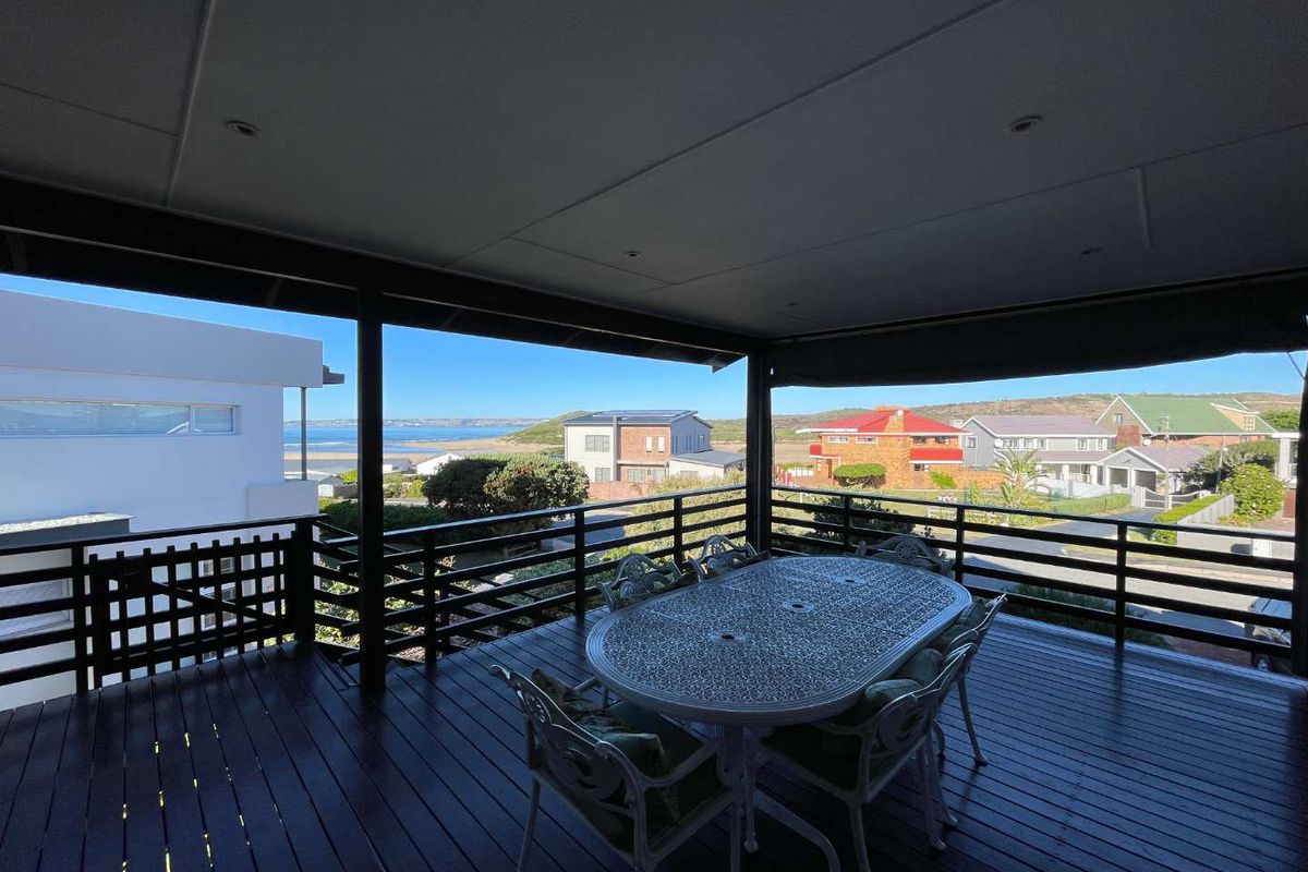 Coastal Living Just Steps from the Shore – Klein Brak River Gem! - Photo 2