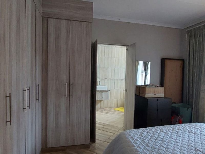 Three bedroom Townhouse for sale in Villa Vestiti - Photo 5