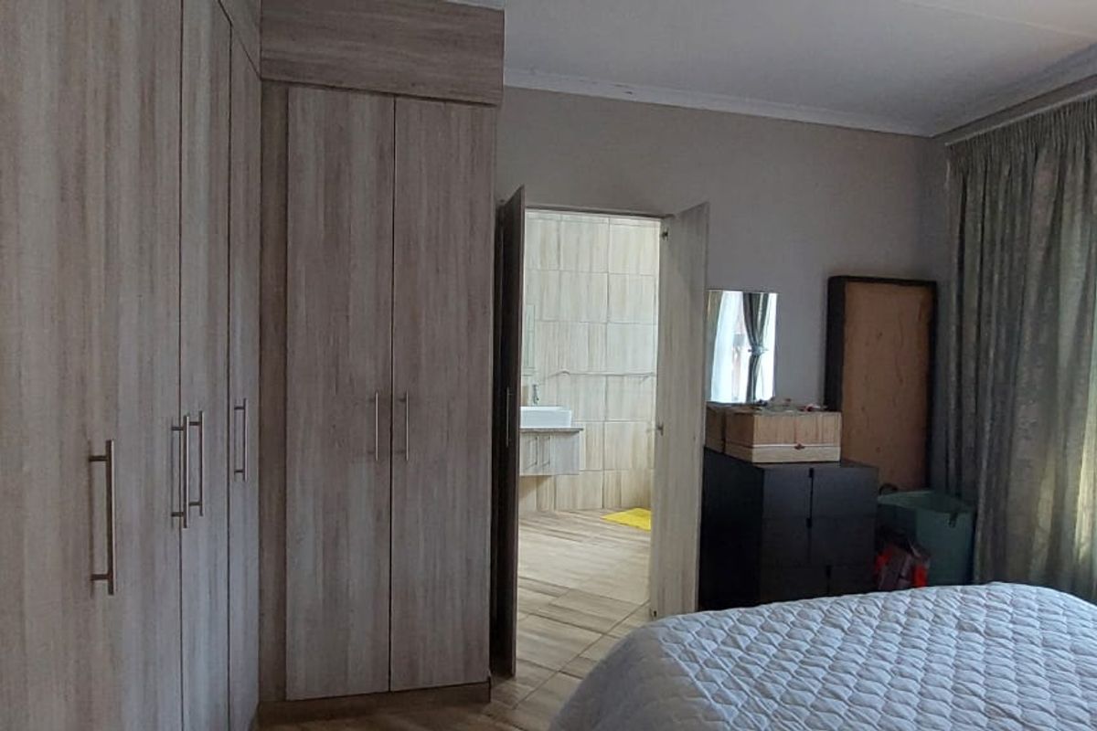 Three bedroom Townhouse for sale in Villa Vestiti - Photo 5