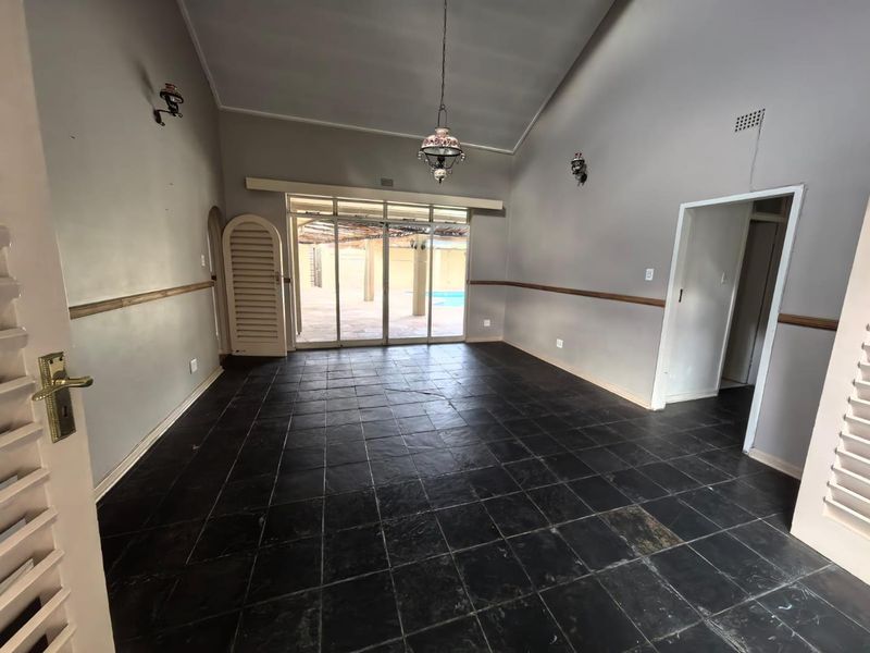 Spacious family home - Photo 10