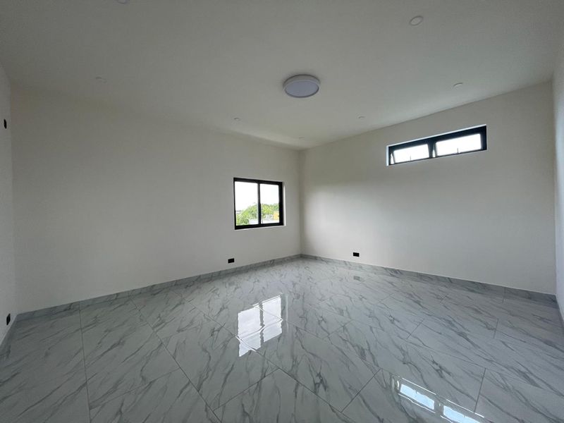 Contemporary Newly Built Villa with Rooftop Views – 5 Minutes from Super U, Grand Baie - Photo 9