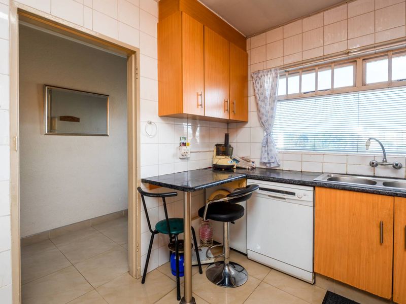 Comfortable 3 bedroom apartment with balcony - Photo 8