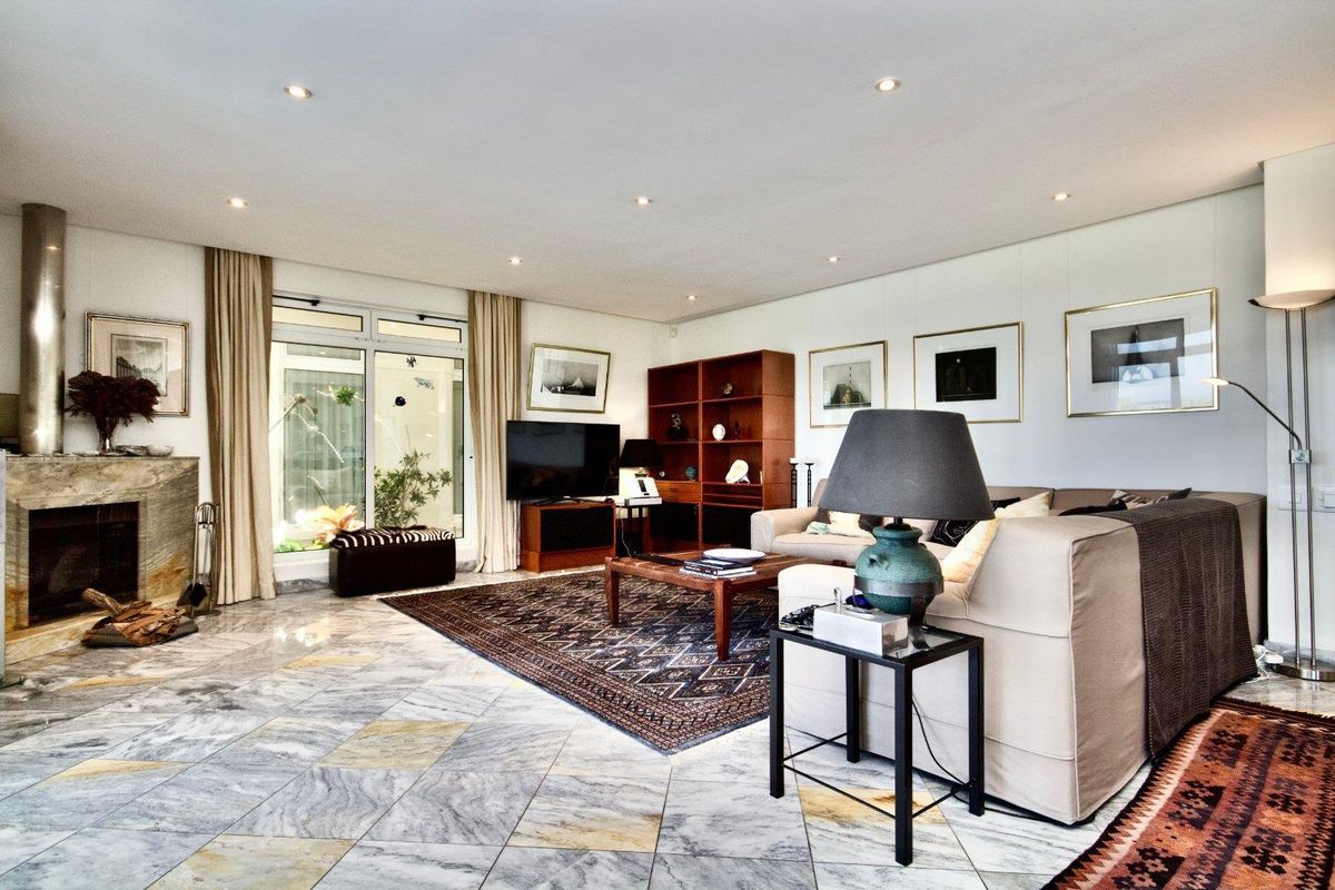 Fully Furnished Luxury beachfront home in Sunset Links Golf Estate - Photo 4