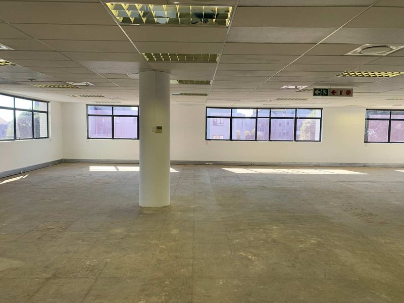 319m2 Ground Floor Office Space To Let at 11 Naivasha Road, Sunninghill - Photo 3