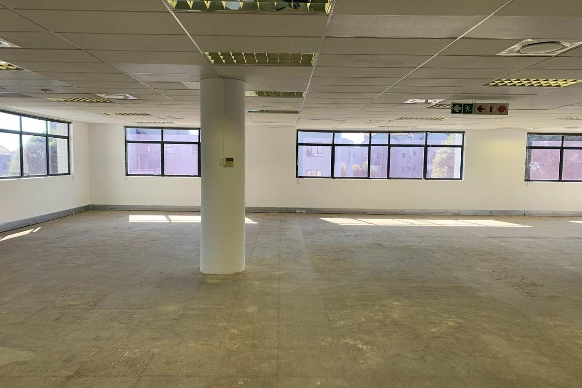 319m2 Ground Floor Office Space To Let at 11 Naivasha Road, Sunninghill - Photo 3