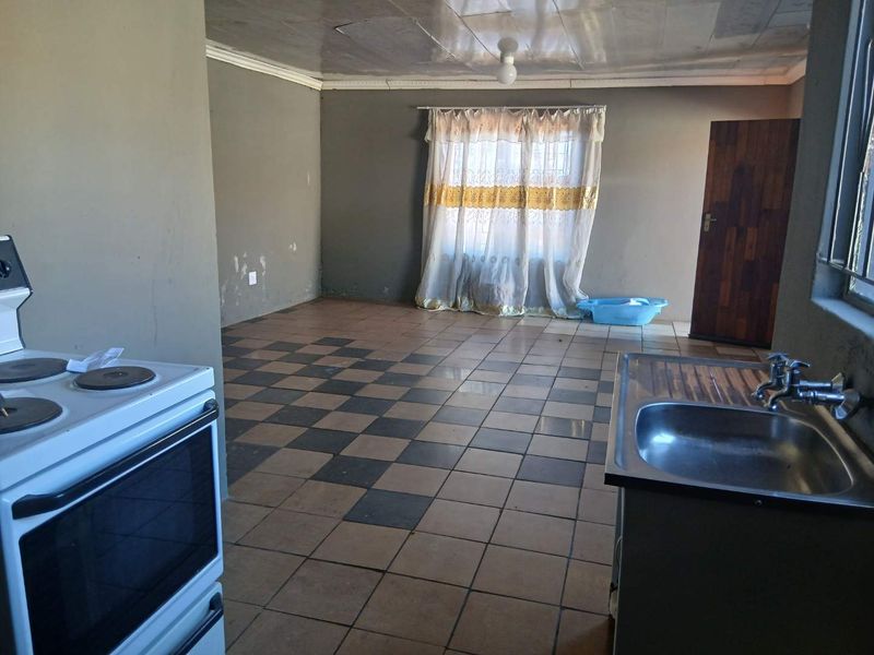 Mayberry Park Bachalor Pad to Rent - Photo 3