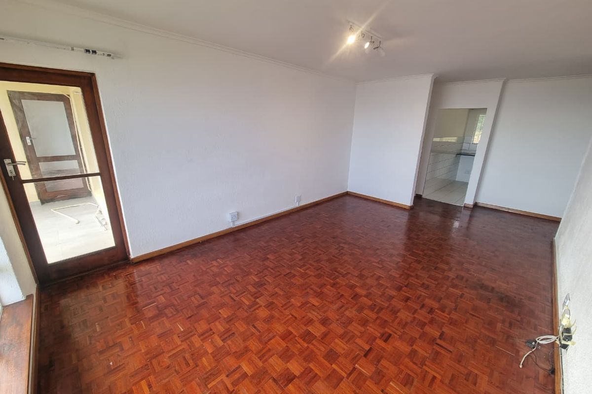 Newly Renovated Unfurnished 3-Bedroom Apartment To Rent in Camps Bay - Photo 2