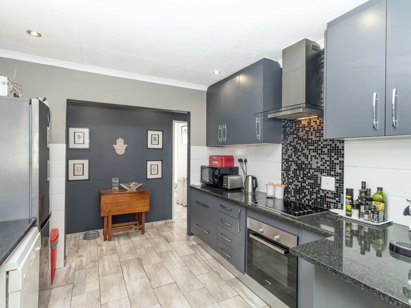 Cosy low maintenance cluster with potential for third bedroom - Photo 6