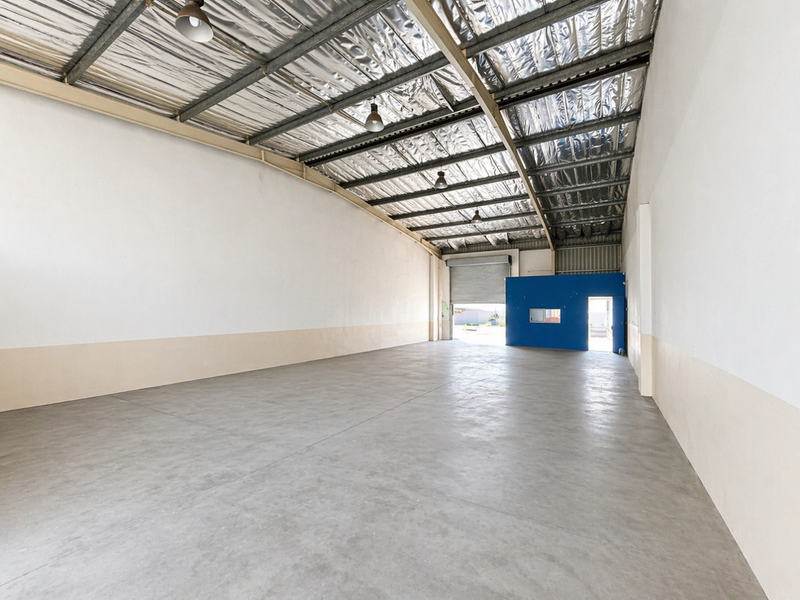 Neat Industrial Unit with Roller Door Access and Reception Office - Photo 7
