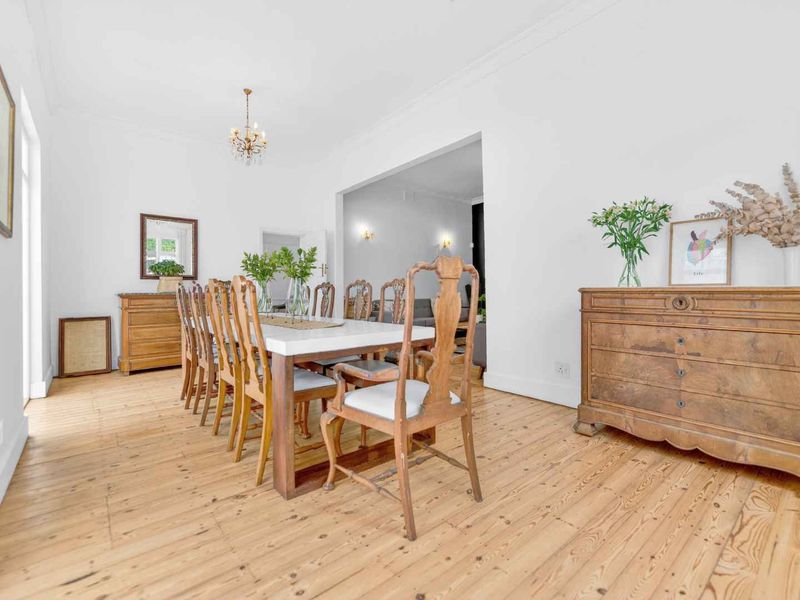 Character Family Home in Tamboerskloof - Photo 4