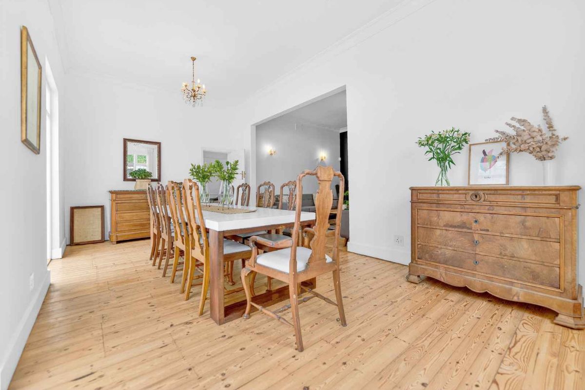 Character Family Home in Tamboerskloof - Photo 4