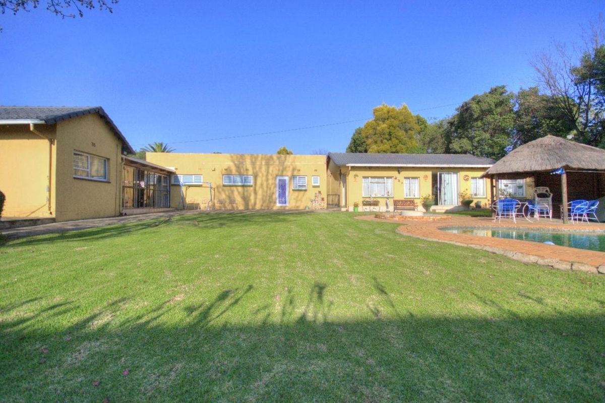 2 properties on one stand! - Photo 3