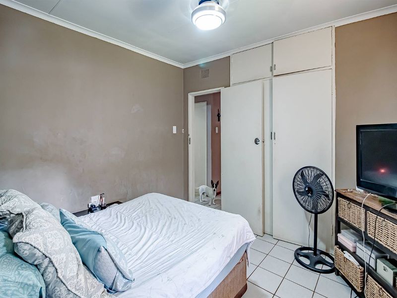 Spacious Home with a flatlet and pool. - Photo 10