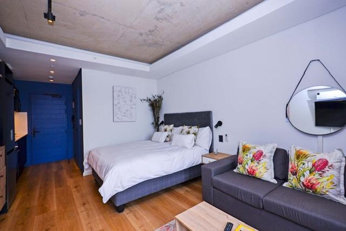 Modern furnished Studio in Station House - Photo 4