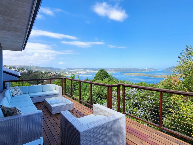 Where Modern Comfort Meets Coastal Beauty - Photo 8