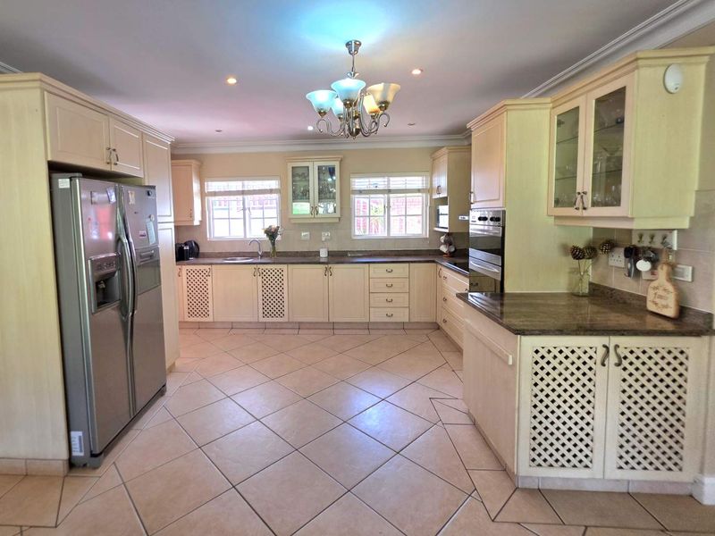 GOLFING FAMILY'S DREAM HOME WITH SEPARATE LOFT & AWESOME GOLF COURSE VIEWS - Photo 10