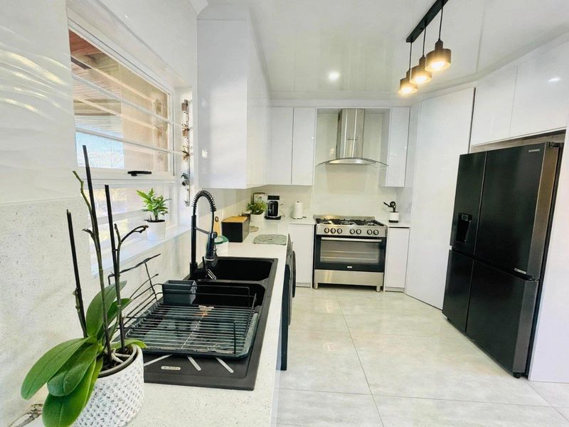 4 bedroom with pool - Photo 6
