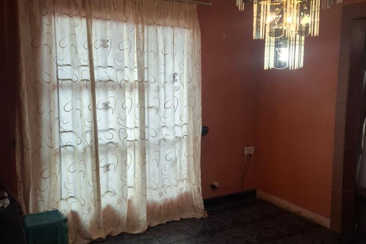 2 Bedroom House for sale - Photo 3