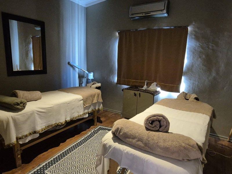 FOR SALE - UNBEATABLE LOCATION & MASSIVE ERF IN WINDHOEK LUXURY HILL! - Photo 6