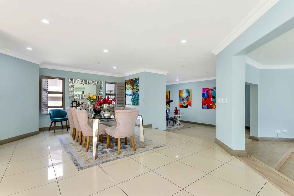 MODERN SPACIOUS AND STYLISH HOME - Photo 4