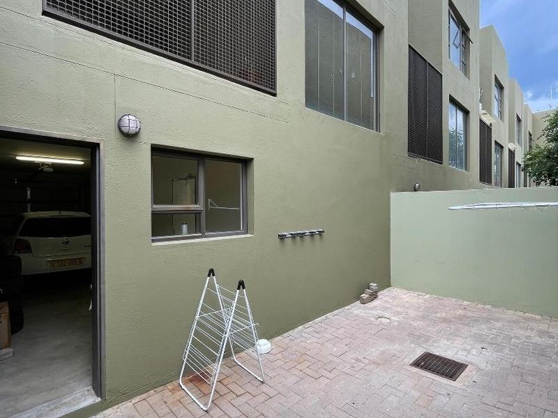 TOWNHOUSE FOR SALE - CENTRAL WINDHOEK, NAMIBIA - Photo 7