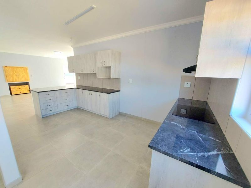 Brand new 3 Bedroom home wih 3 Garages - Photo 8