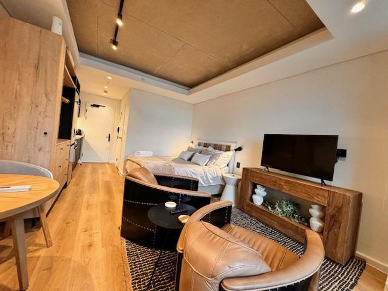 Modern Studio in Station House - Photo 10