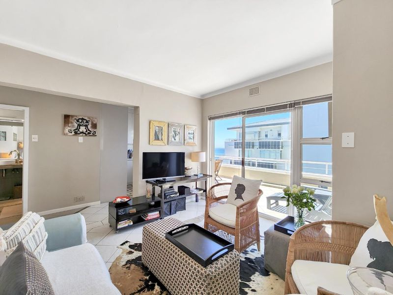 Beachfront bliss from the 7th floor with sea views - Photo 4