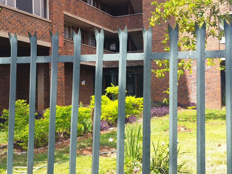 Lovely Apartment in the Avenues - Photo 4