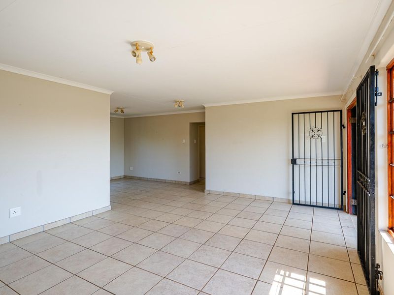 A HOME TO GROW INTO – WATERFORD COUNTRY ESTATE, WATERFALL 2 - Photo 7