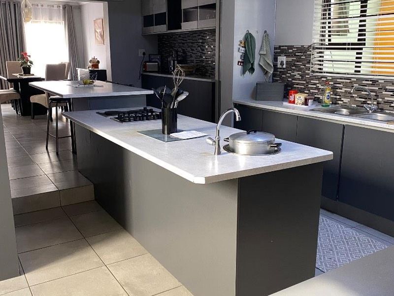 Beautiful escape in Mondesa - Photo 1