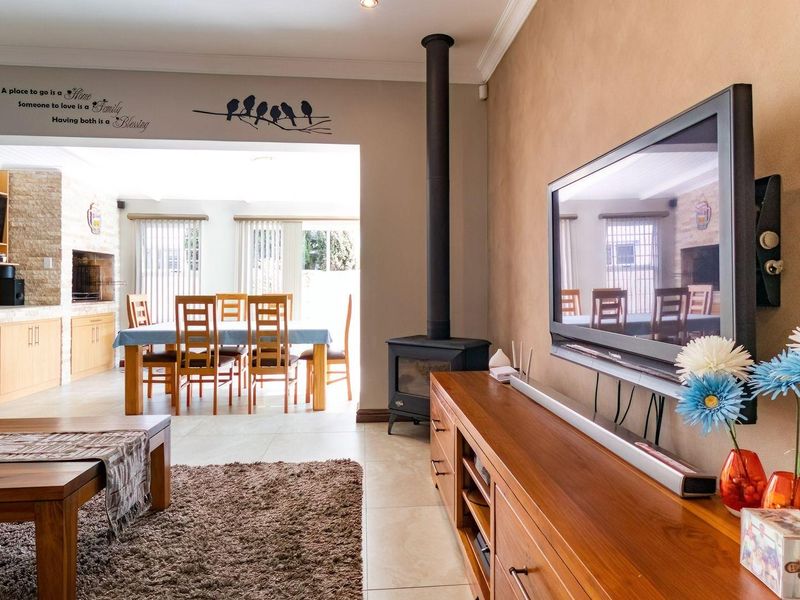 Corner Plot Gem with All the Extras in Westwood Village Estate - Photo 9