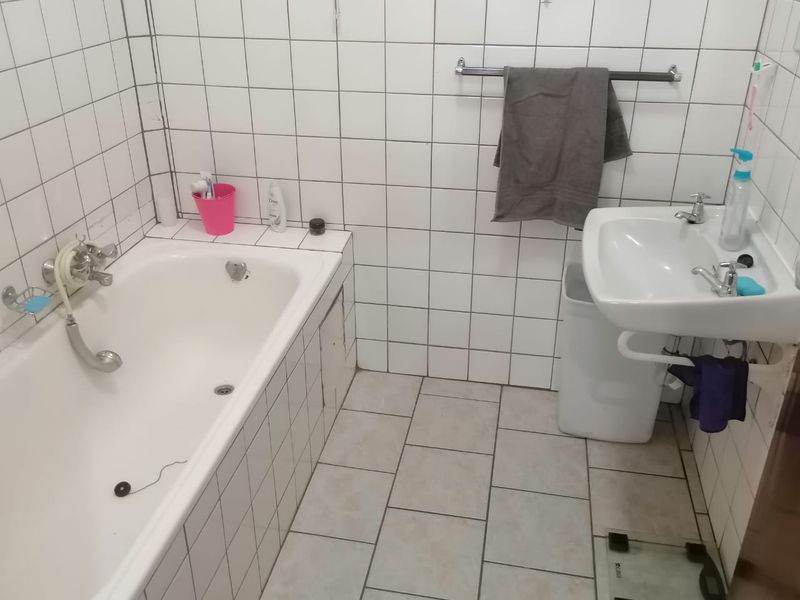 Free Standing House To Let In Suiderhof - Photo 10