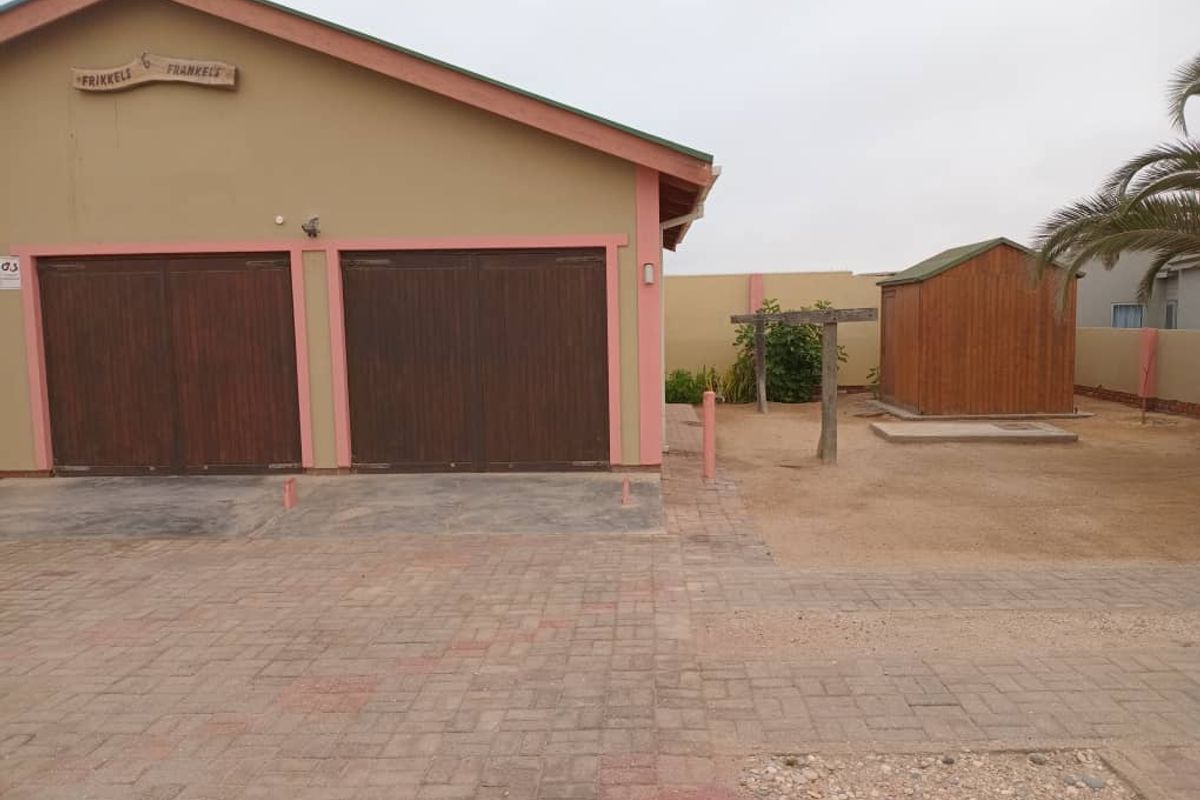 PERFECTLY LOCATED 3 BEDROOM HOUSE FOR SALE IN HENTIES BAY - SOUTH DUNE - Photo 3