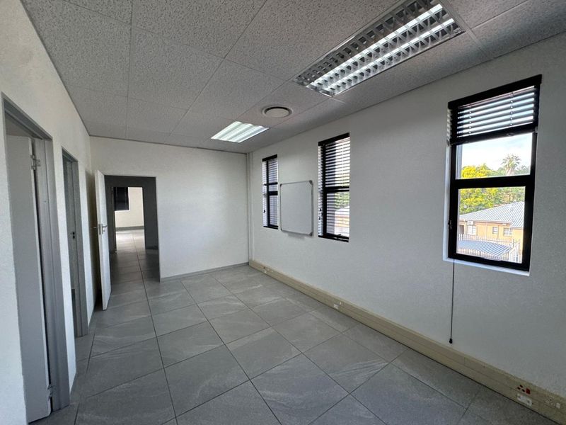 Prime office space to let - Photo 2