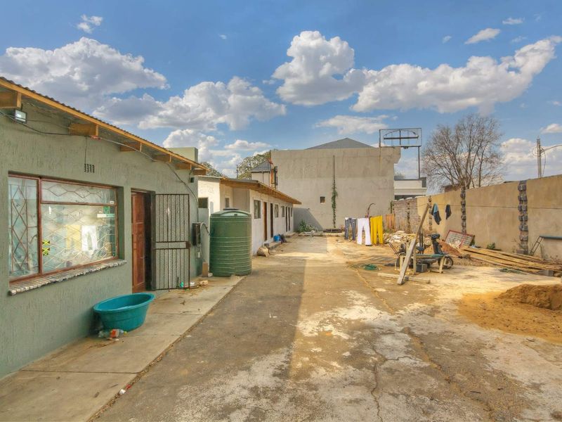 6 Bedroom investment property - Photo 4