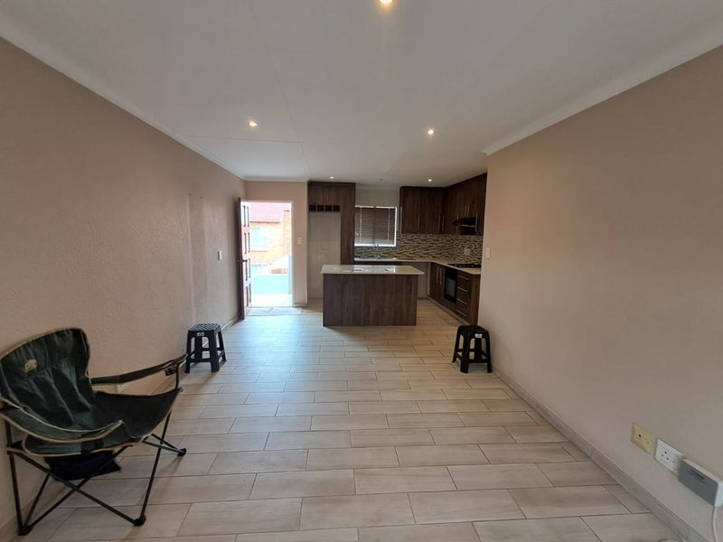 Newly Renovated Apartment for Sale - Photo 5