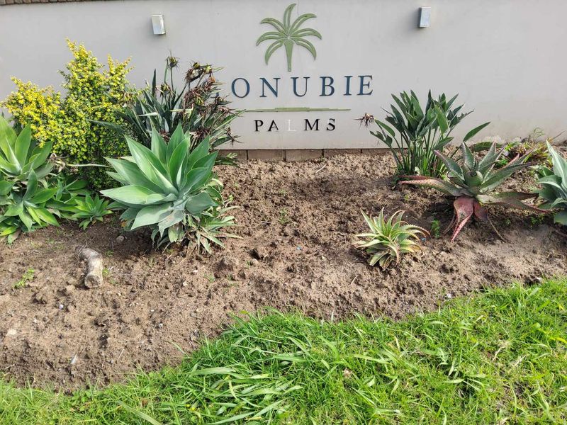 **Modern  3-Bedroom  with BIC, for family or investment for holiday Townhouse in Secure Gonubie Palms Community** - Photo 3