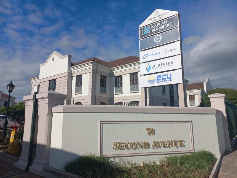 Offices within professional business park, available November! - Photo 1