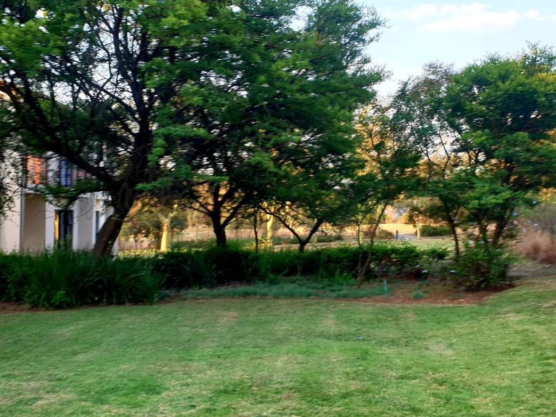 Excellent Position – Low Maintenance Contemporary additions.  All you can ask for with the price tag to match!!! - Photo 2