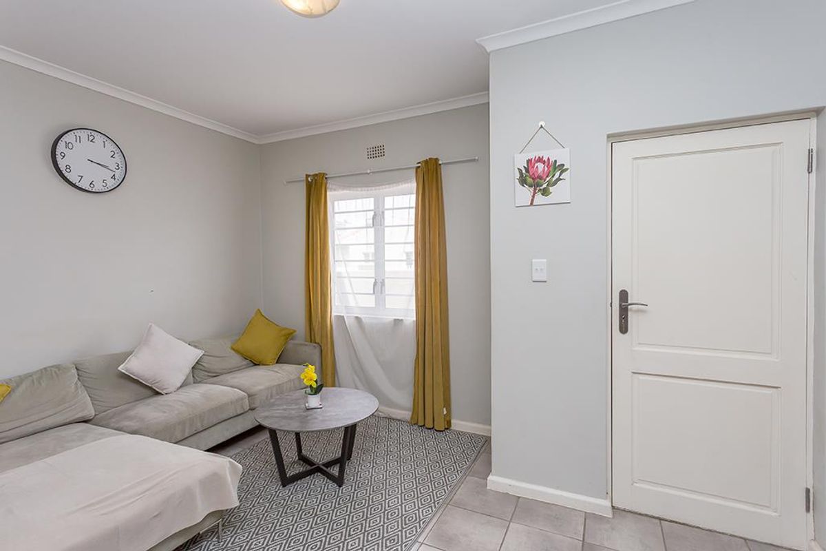 Perfect starter home or Investment - Photo 3