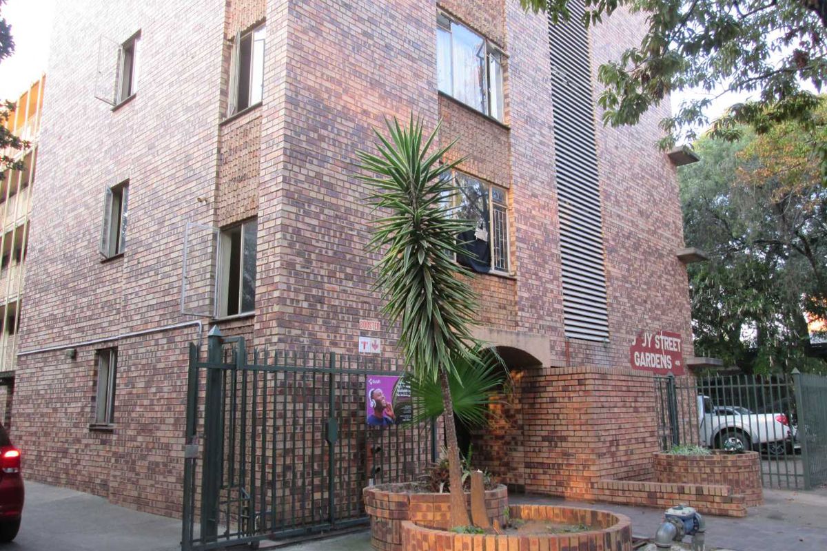 ONE [1]BEDROOM APARTMENT SPUY STREET GARDENS  FOR SALE IN SUNNYSIDE - Photo 3