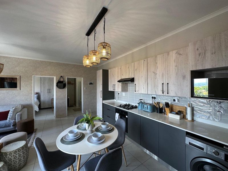 93 on New – Fully Furnished 2 Bed, 2 Bath Apartment - Photo 9