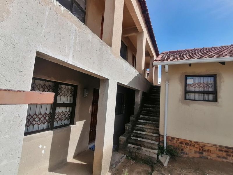 8 Bedroom House for Sale in Cosmo City - Photo 3