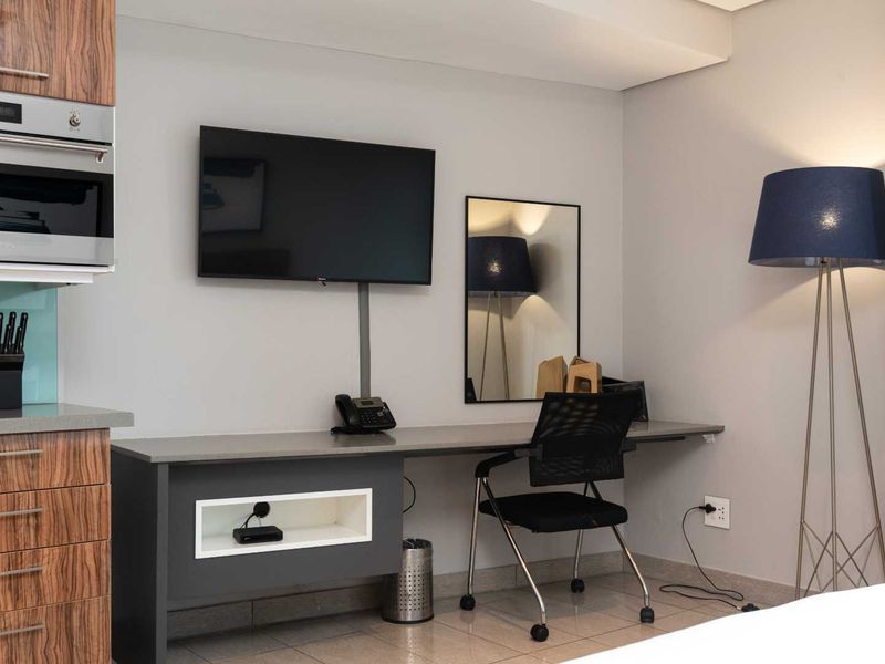 .5 BEDROOM/ 1 BATHROOM STUDIO APARTMENT FOR SALE at the Pearls of Umhlanga®️ - Photo 4