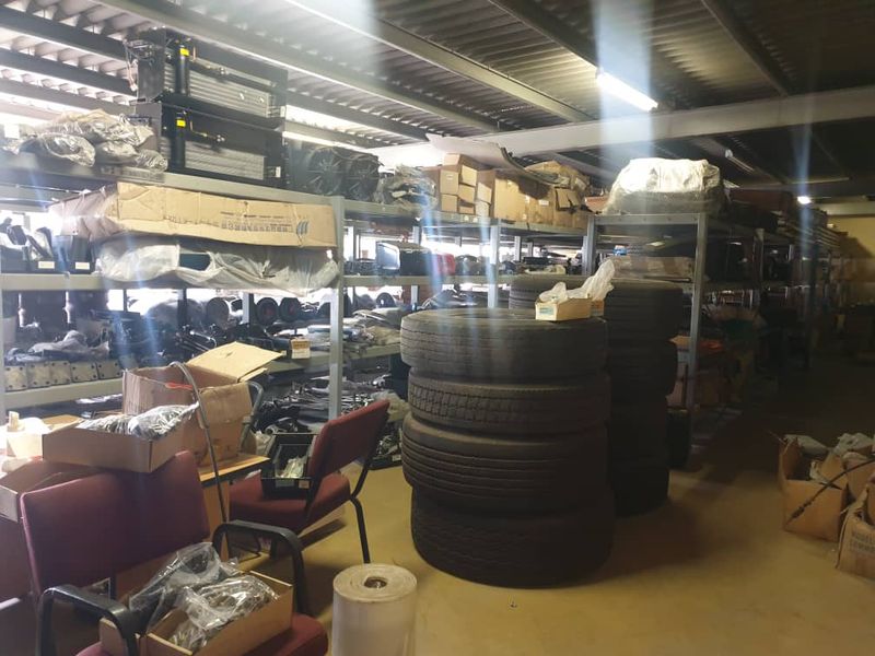 LIGHT INDUSTRIAL PROPERTY FOR SALE POR - Photo 4