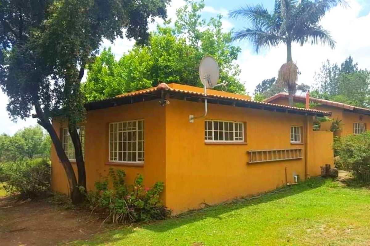 "An ideal residence is characterized by a generous expanse of land" - Photo 3